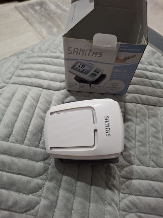 Продам тонометр на запястье.