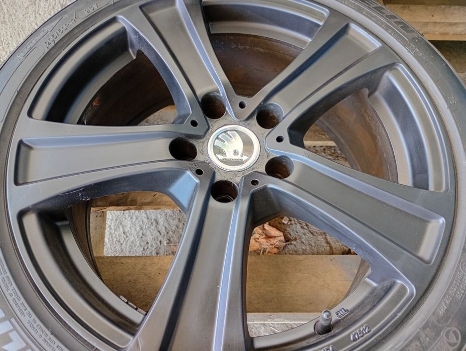 Motec 17-5x112 ET37 7j  Шкода Октавия