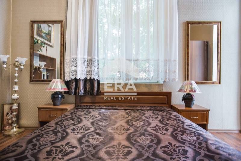 Дава се под наем Многостаен апартамент в Варна, Операта - 190 кв.м за 1000 € - Снимка #7