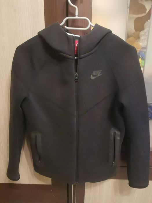 Hanorac Nike Tech, 11-12 ani, 147-158cm