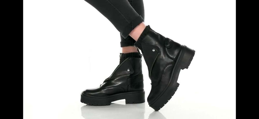 Кожаные  ботинки