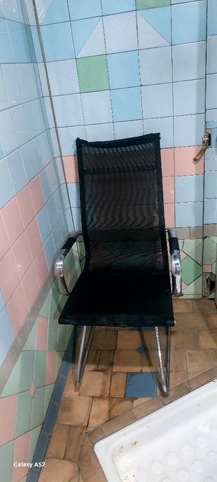 Ofisnoy kreslo sotiladi