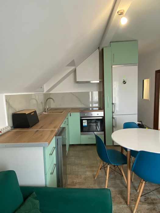 Proprietar inchiriez apartament cu 3 camere