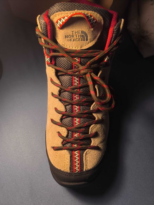 Ботинки зимние The North face 39 размер