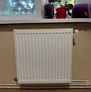 Instalator, montez obiecte sanitare si calorifere.