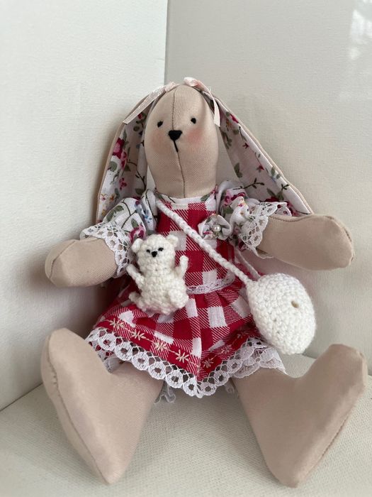 Iepuraș handmade – jucărie decorativă realizată manual