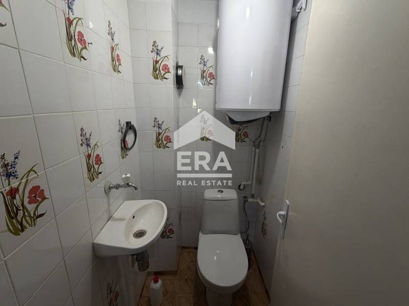 ЕКСКЛУЗИВНО!Фамилна четириетажна къща с отличен  инвестиционен потенци