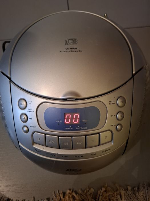 Radio casetofon și CD player