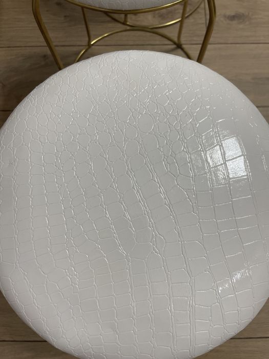 Стульчики новые по 6000 тенге