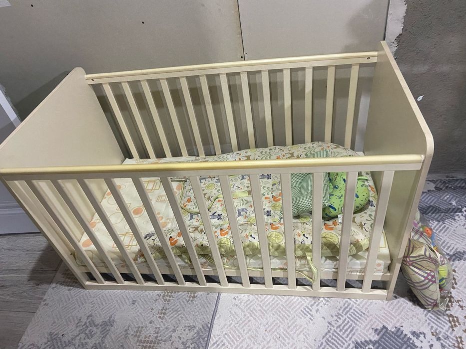 Продается манеж в хорошем состоянии