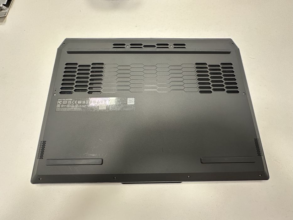 Lenovo LOQ 15ARP09