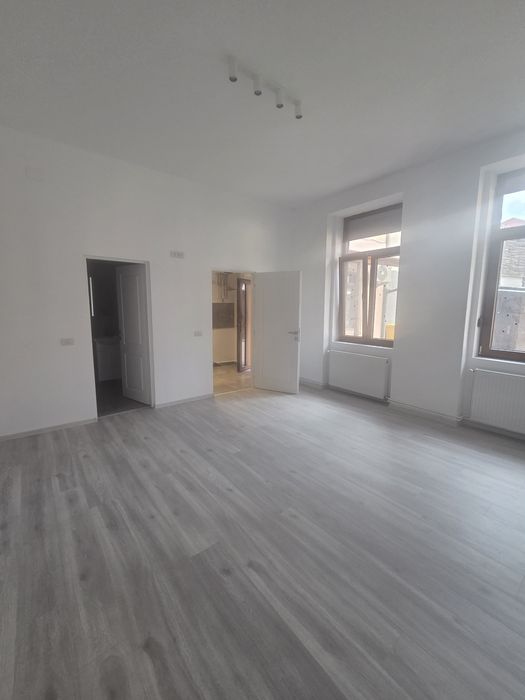 MAISON IMOBILIARE - spre vânzare apartament modern complet renovat în centrul municipiului Arad