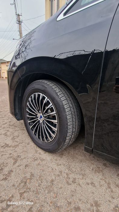 Denza D9 продам авто кроссовер 7 мест