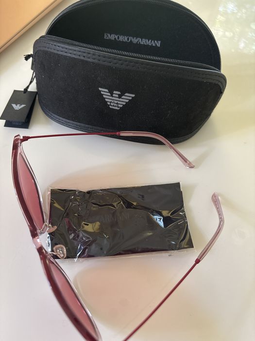 Нови очила Emporio Armani™ - Shiny Transparent Red