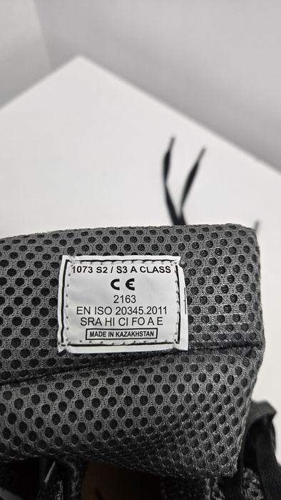 Продам спец обувь