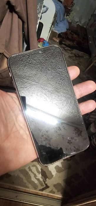 Айфон 11 на запчасти заблокирован