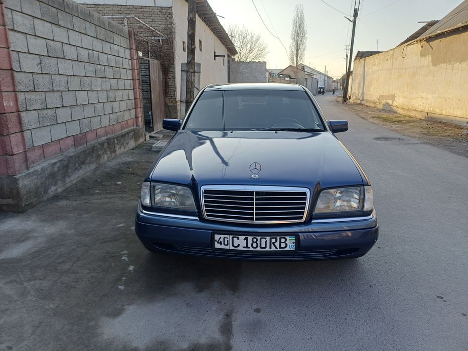 Mercedes-Benz 180c 1993 yil