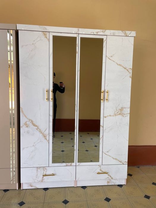 Al-Nazir mebel Ishlab chiqaruvchidan shkaf