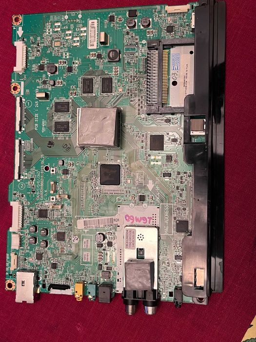 Основна управляваща платка за телевизор LG модел 55EA970V. Каталожен номер на платката - EBT 62667908