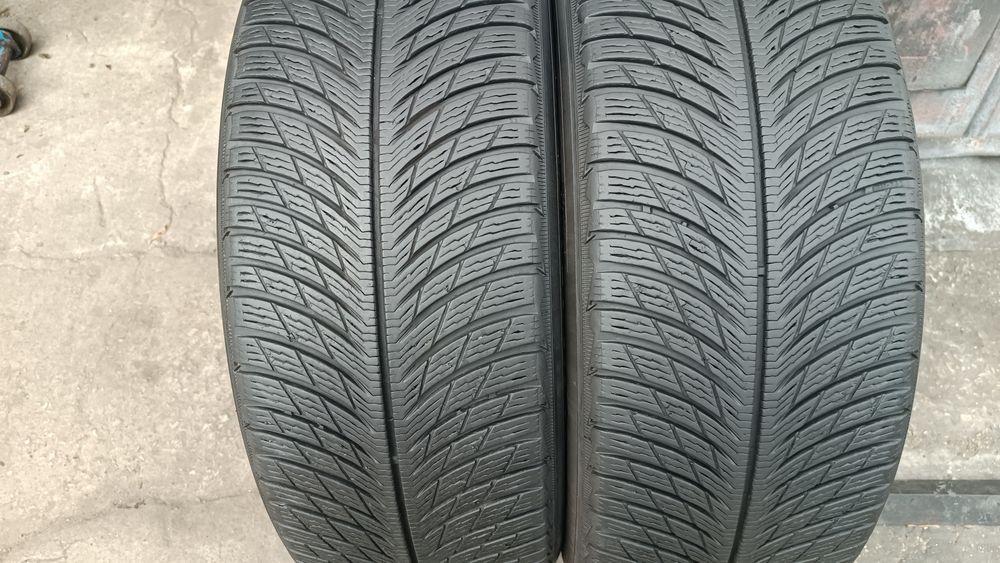 235/55/19 Michelin