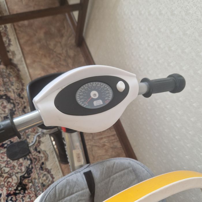 Велосипед трёхколёсный с ручкой