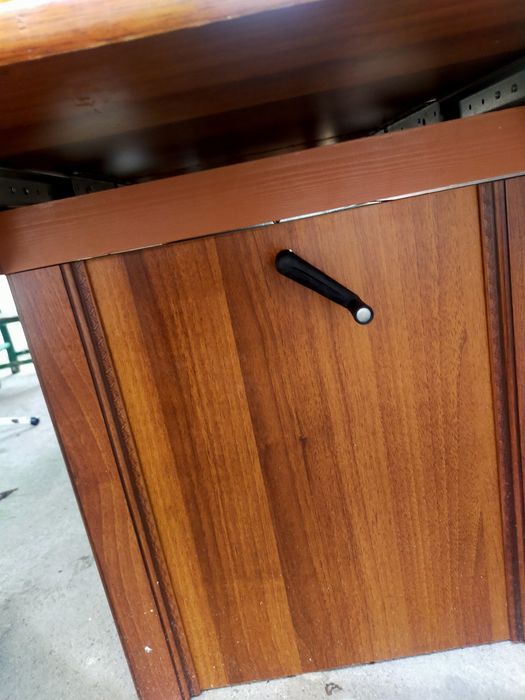 Разтегателна маса от масивно дърво