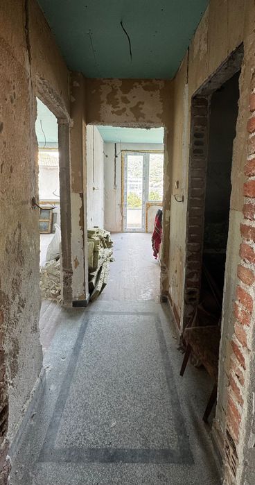 Продава се Четиристаен апартамент в Пещера - 140 кв.м за 786 €/кв.м - Снимка #1