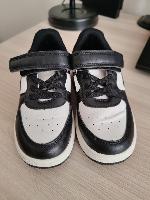 Кроссовки детские