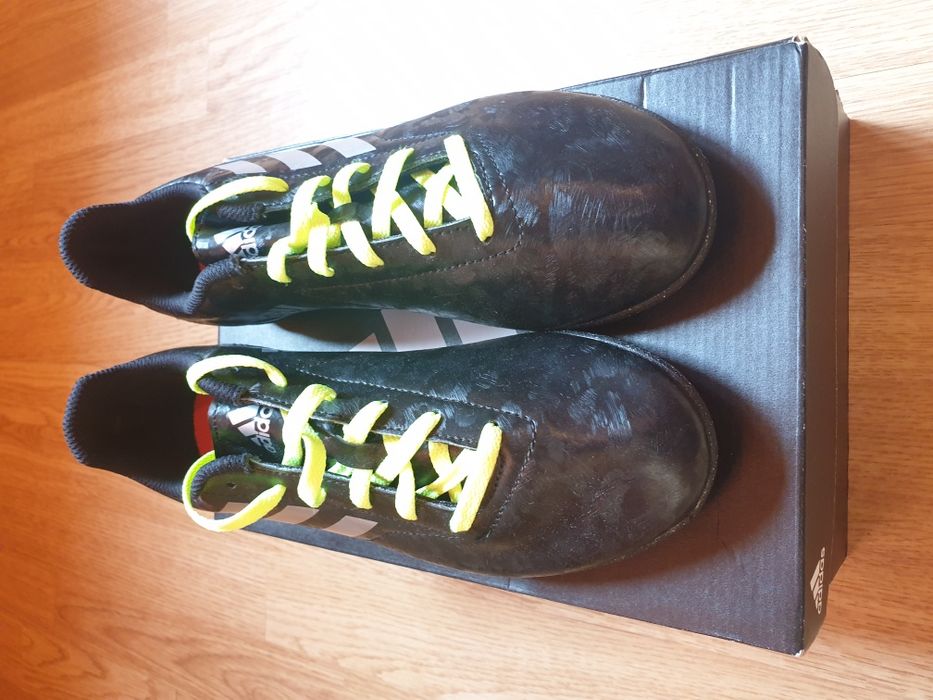 Ghete teren sintetic Noi Originali!