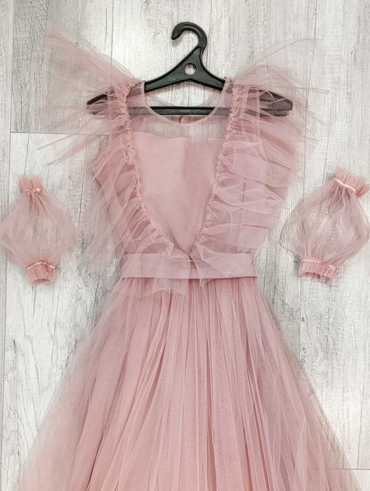 Платье из фатина для девочки