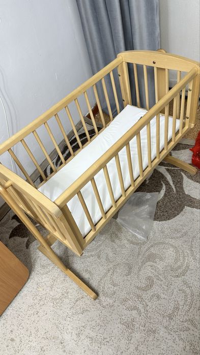 Продам кровать , колыбель , люлька