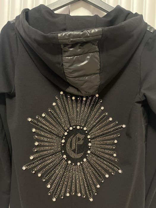 Продам куртку с капюшоном