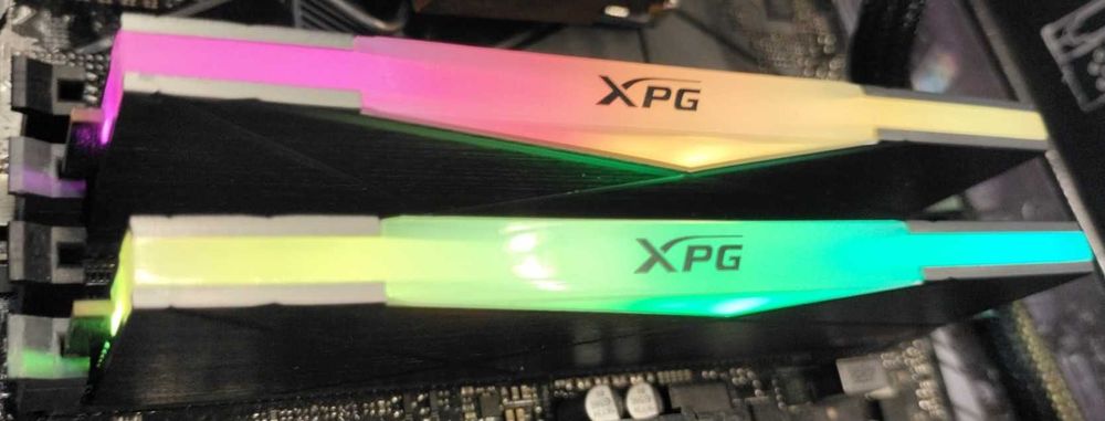 Memorie 64GB DDR4 3200 Calculator, Kit 2 x 32GB DDR4 3200 Adata XPG RGB