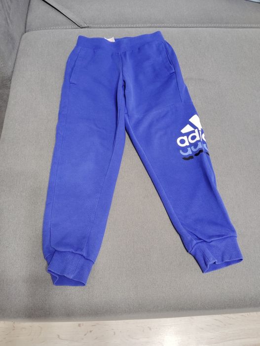 Vând trening 5/6 anisori