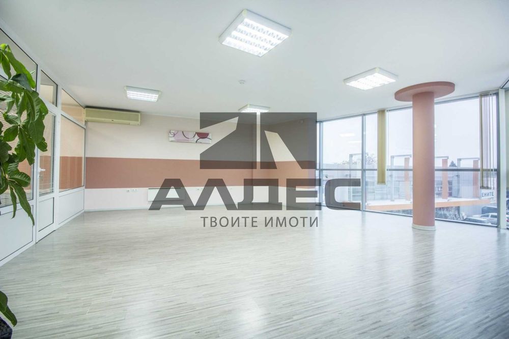 Отдава се офис в кв. Враждебна!