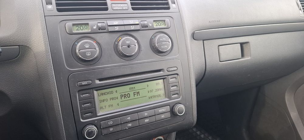 Vand autoturism Volkswagen Touran 2.0 diesel  7 locuri