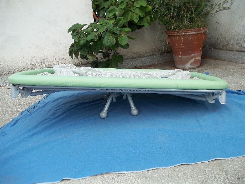 Италианска сгъваема кошарка с твърдо дъно за сън и игра