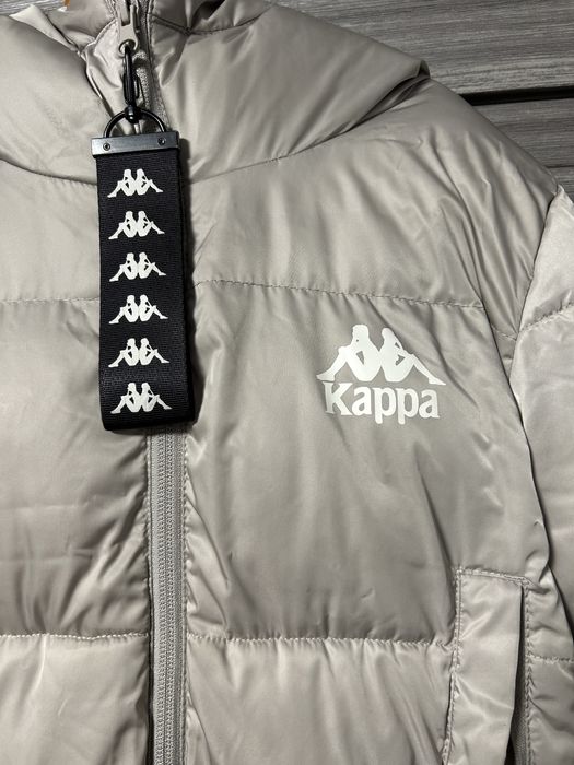 Продам куртку для девочки