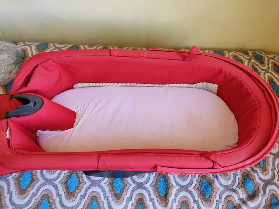 Продавам детска количка STOKKE