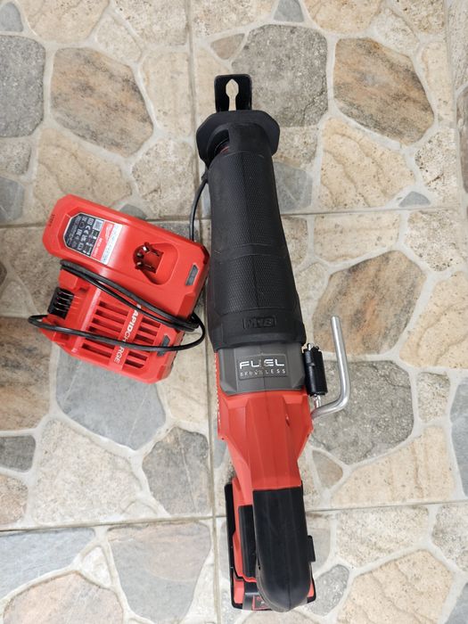 Fierăstrău Sabie Milwaukee 2025