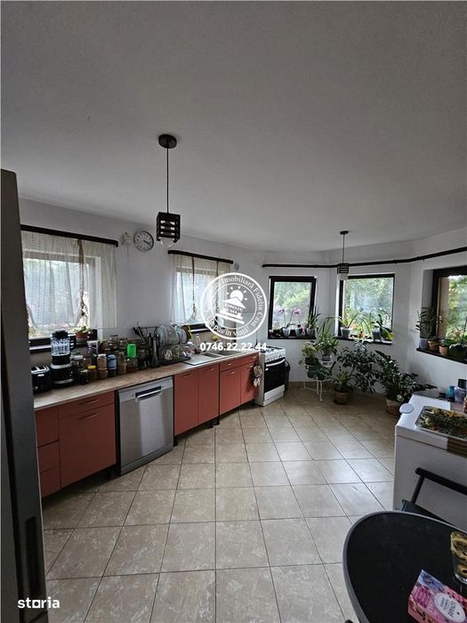 Vila 5 camere , 786 mp teren - Aroneanu , Iasi