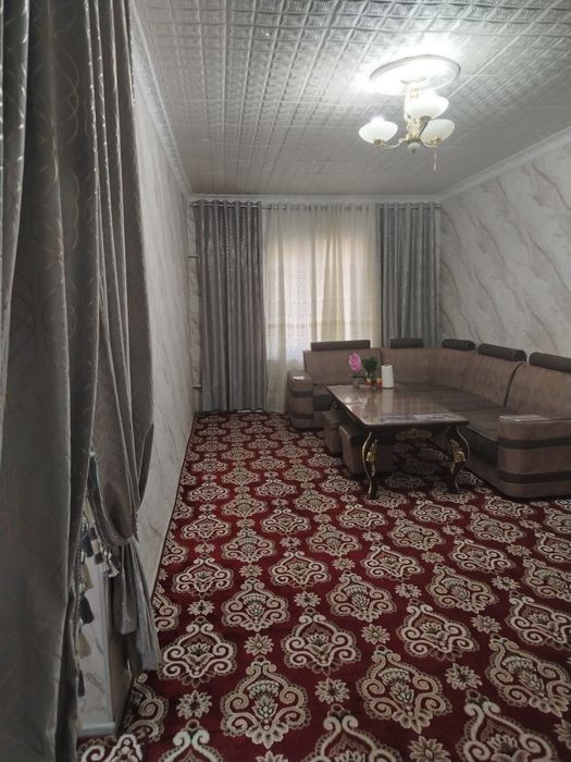 Hovli sotiladi 8 sutix