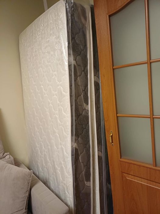 Срочно продам матрас 2 шт