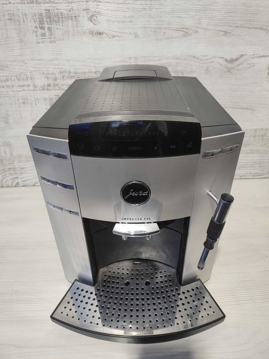 ГАРАНЦИЯ ! JURA Impressa F90 Touch/ Кафеавтомат - робот
