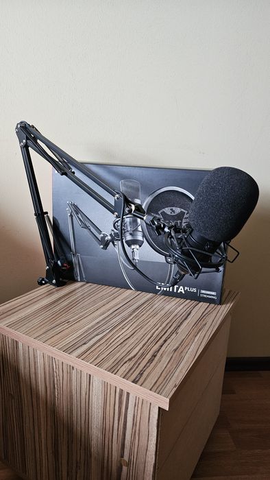 Microfon Trust Emită Plus GXT 256