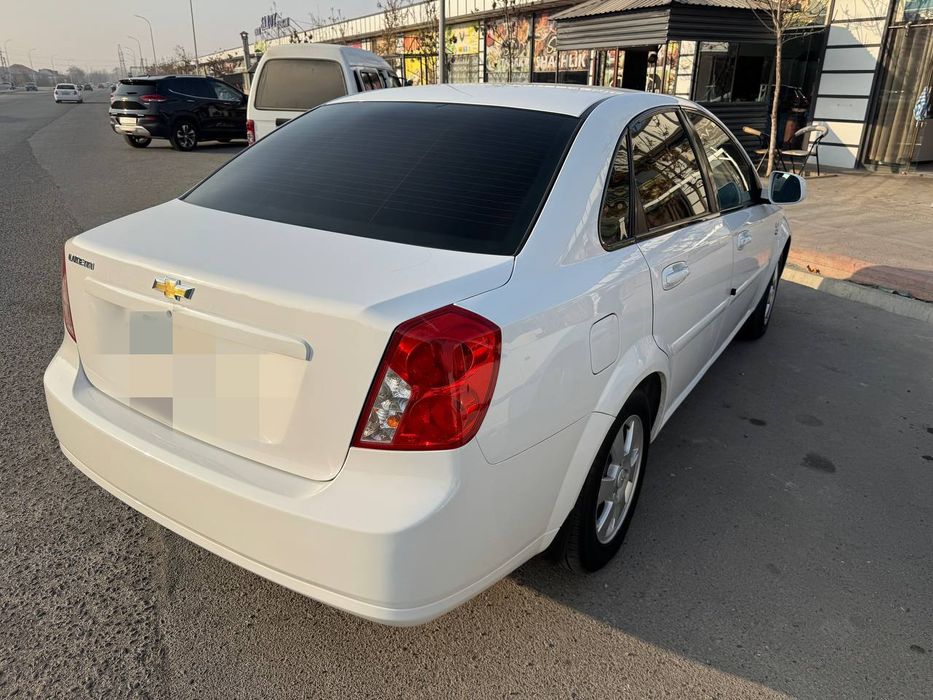 Gentra 2018 oq rang sotiladi