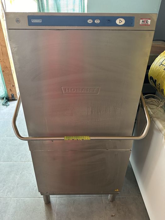 Професионална сервизирана съдомиялна HOBART 160/70