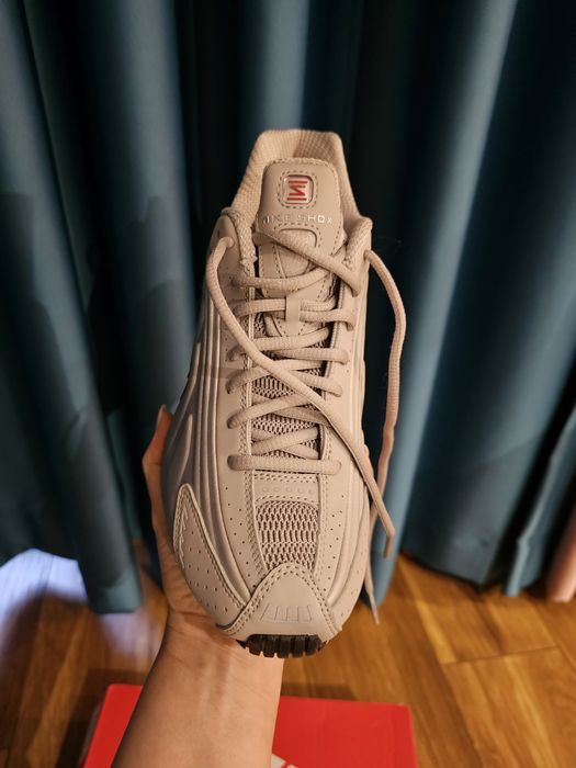 Оригинални маратонки Nike  Air Shox R4