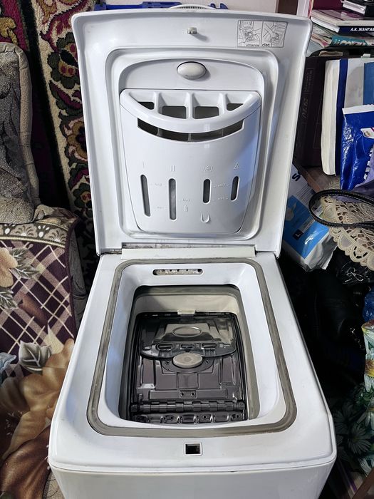 Продам стиральную машинку индезит.