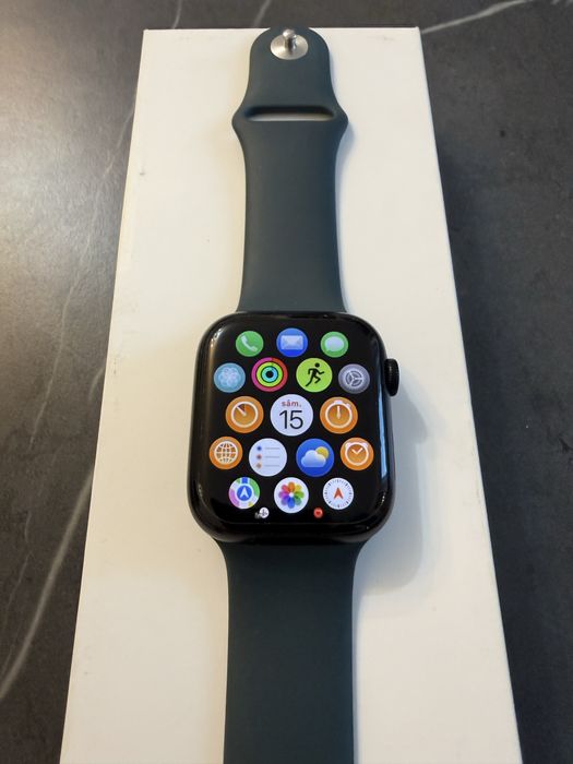 Apple watch 9 series, 45 mm aluminium & ceramic case